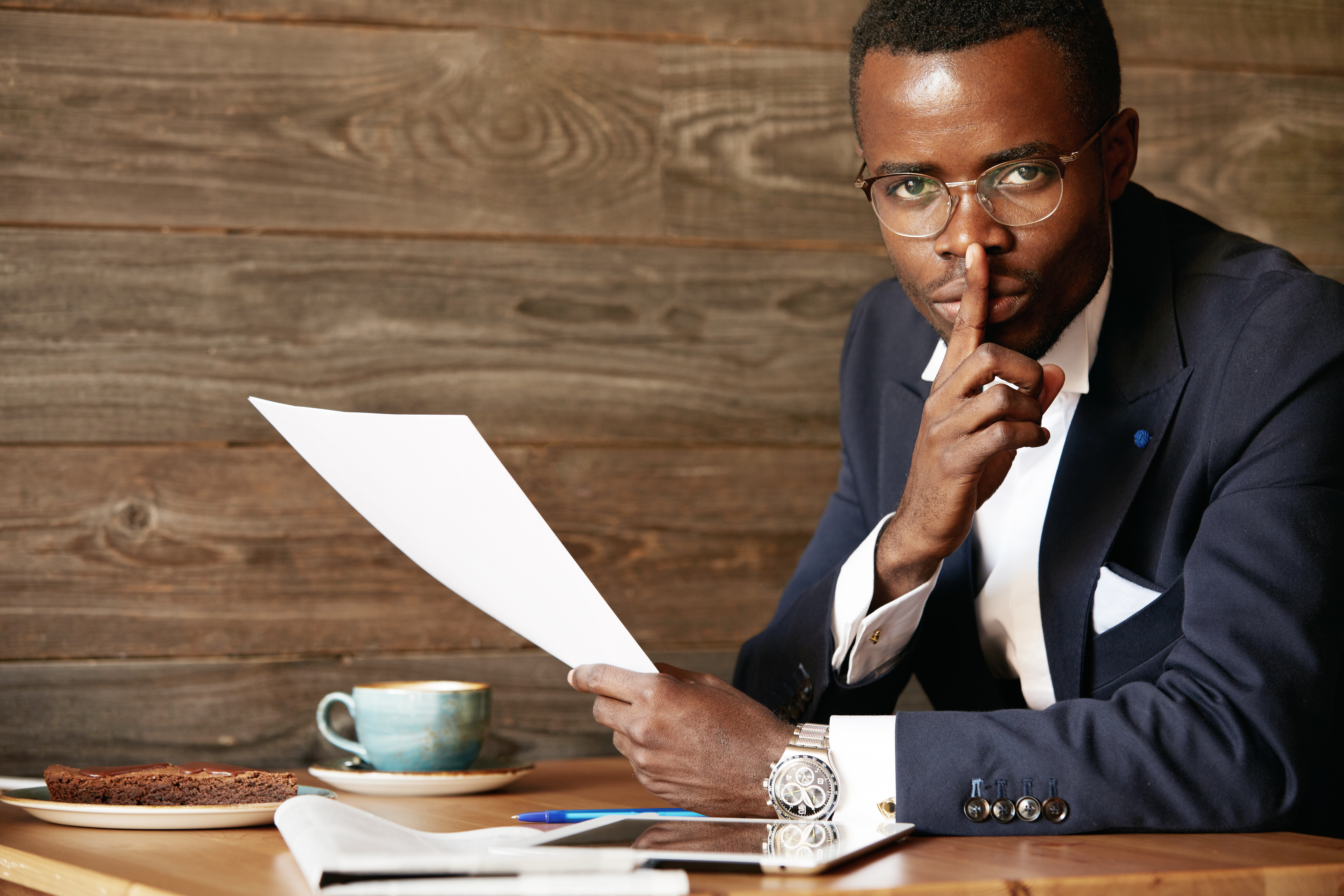 top-secret-serious-african-businessman-in-formal-2021-08-30-23-08-51-utc.jpg